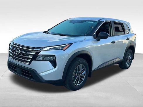 Certified 2025 Nissan Rogue S AWD/4WD image 3
