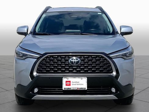 Used 2023 Toyota Corolla Cross XLE w/ Convenience Package FWD image 4