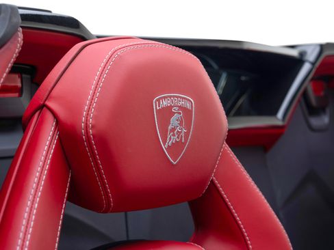 Used 2018 Lamborghini Aventador S AWD/4WD image 25