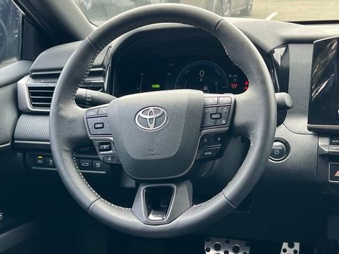 Used 2025 Toyota Camry SE w/ Convenience Package AWD/4WD image 14