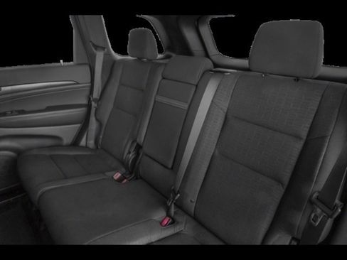 Used 2018 Jeep Grand Cherokee Laredo image 11