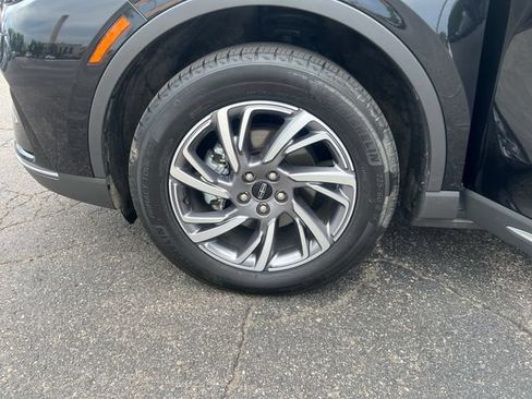 Certified 2024 Lincoln Corsair AWD image 29