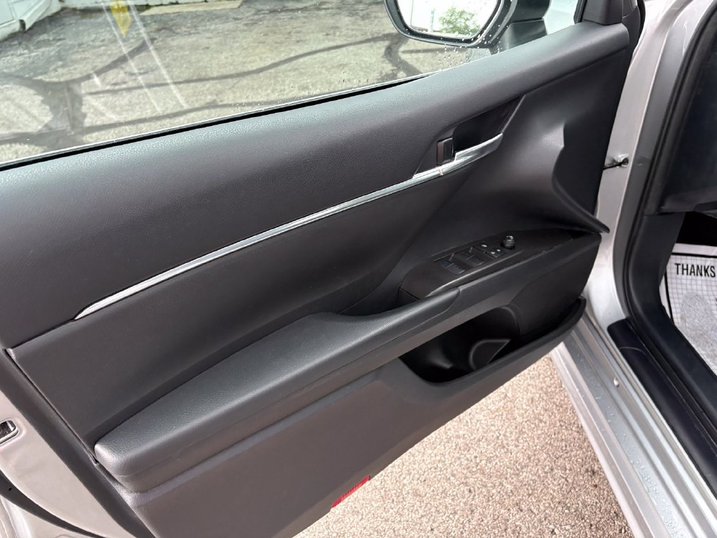 Used 2024 Toyota Camry SE FWD image 13
