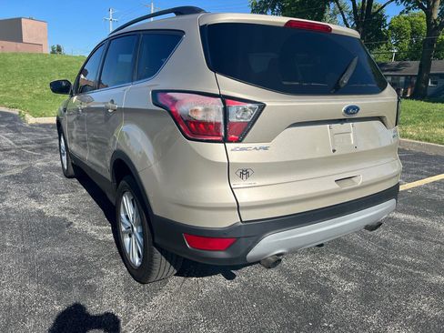 Used 2017 Ford Escape SE w/ Equipment Group 201A FWD image 3