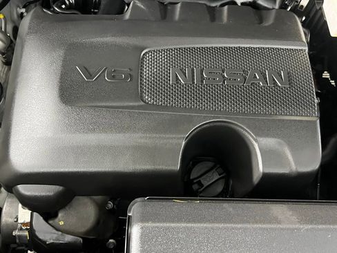 Used 2024 Nissan Pathfinder Platinum w/ Black Appearance Package image 33