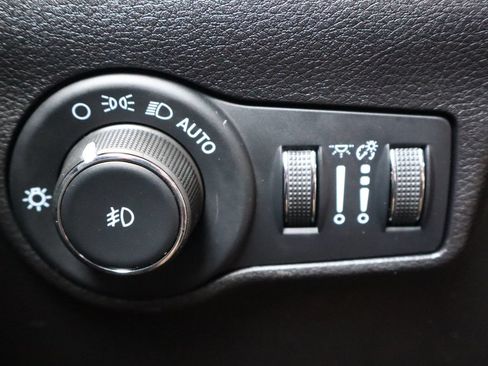 Used 2022 Jeep Compass Trailhawk w/ Trailhawk Elite Group AWD/4WD image 28