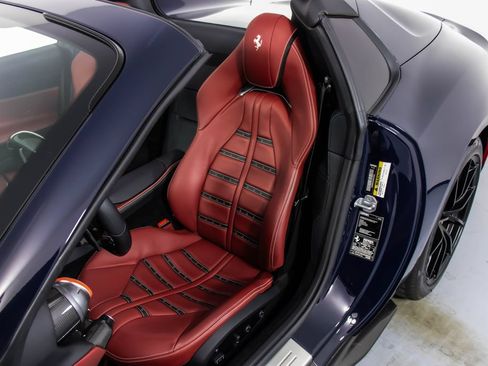 Certified 2023 Ferrari 812 GTS RWD image 44