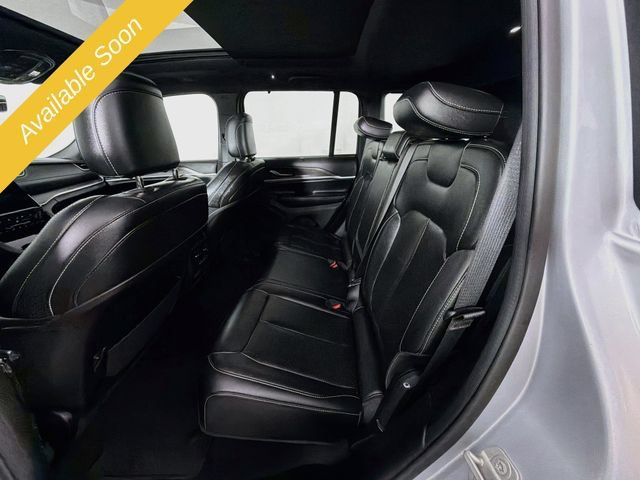 Used 2024 Jeep Grand Cherokee Limited w/ Luxury Tech Group II AWD/4WD image 25