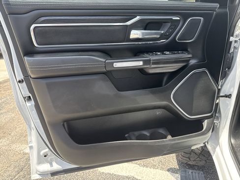 Used 2023 RAM 1500 Laramie AWD/4WD image 10