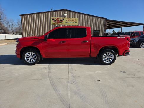 Used 2022 Chevrolet Silverado 1500 Custom w/ LPO, Dark Essentials Package AWD/4WD image 2
