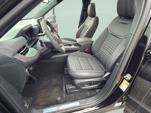 New 2026 Ford Explorer ST-Line w/ ST-Line Street Pack AWD/4WD image 4
