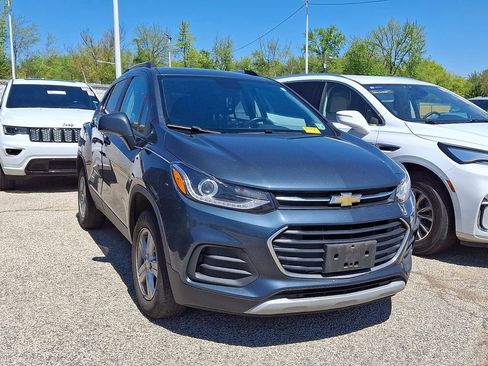 Certified 2022 Chevrolet Trax LT w/ LT Convenience Package AWD/4WD image 5