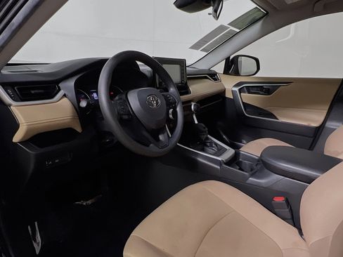 Used 2021 Toyota RAV4 LE FWD image 30