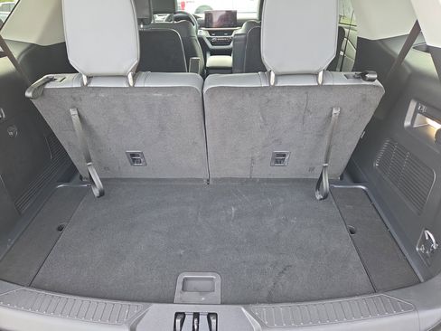 Used 2025 Ford Explorer Active w/ Active Comfort Package image 23