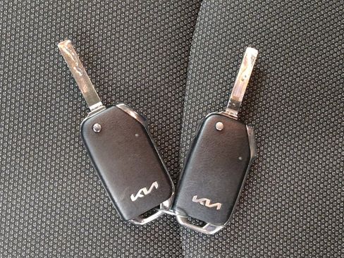 Used 2023 Kia Forte LXS w/ LXS Technology Package FWD image 32