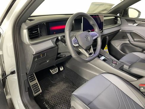 New 2026 Volkswagen Tiguan SE R-Line AWD/4WD image 3