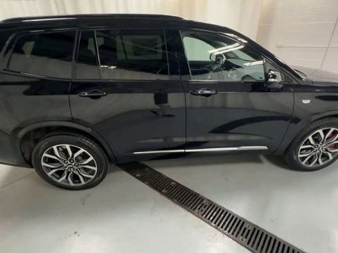 Used 2023 Cadillac XT6 Sport AWD/4WD image 9