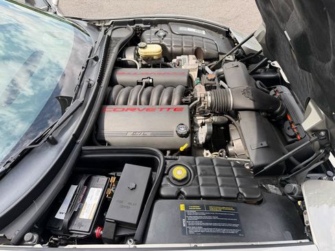 Used 2001 Chevrolet Corvette Convertible w/ Preferred Equipment Group2 RWD image 21