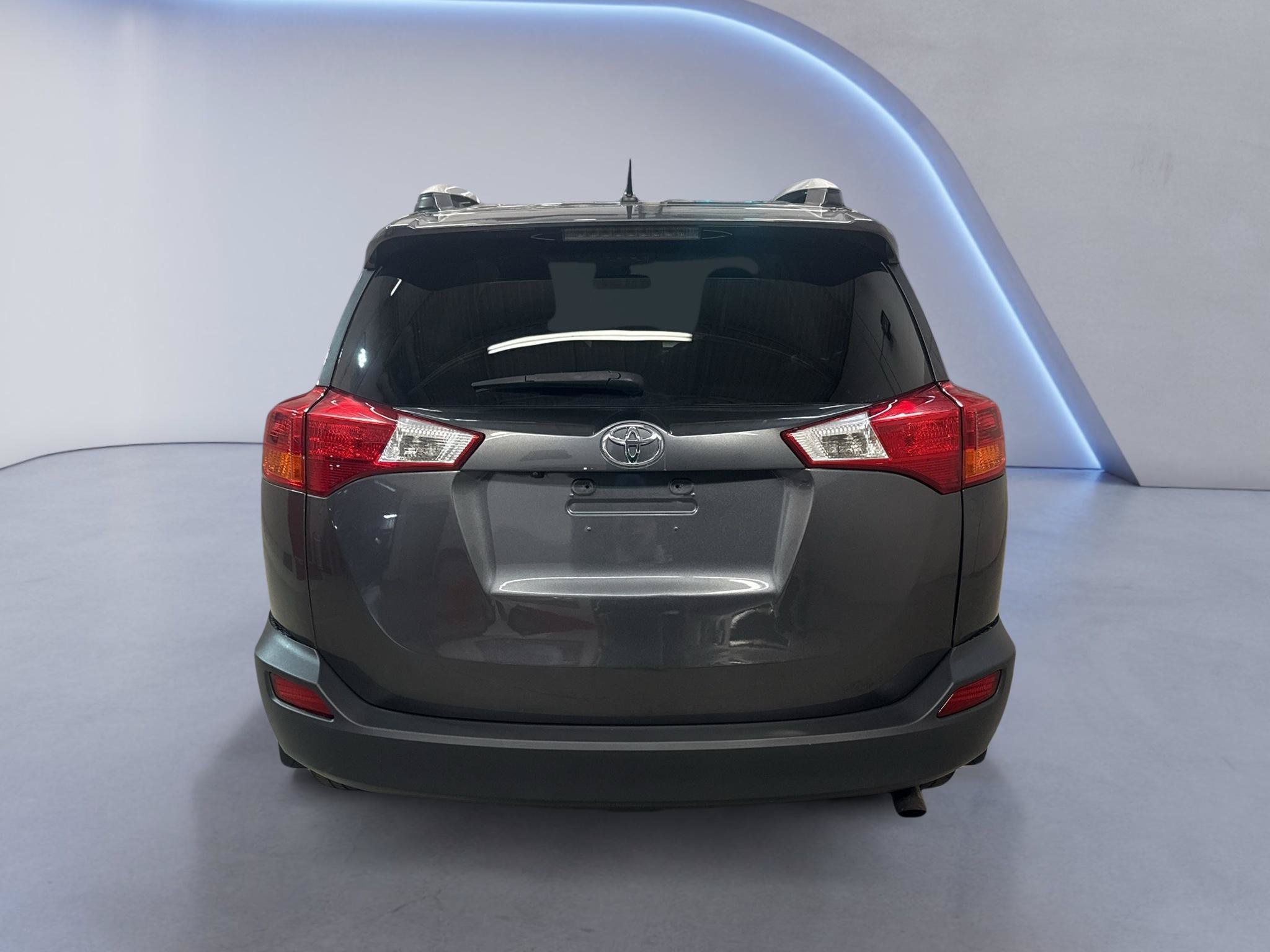 Used 2015 Toyota RAV4 LE AWD/4WD image 7