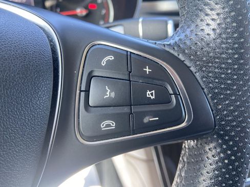 Used 2019 Mercedes-Benz GLC 300 4MATIC image 27