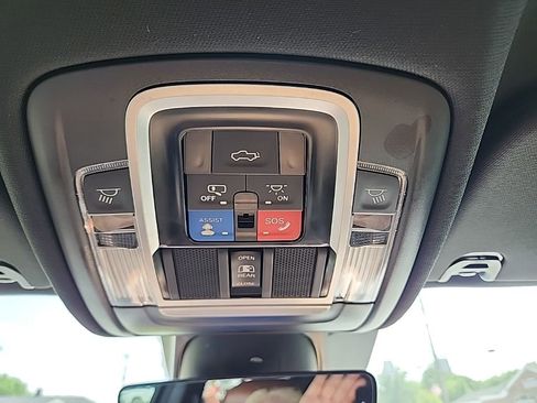 Certified 2022 RAM 1500 Limited image 18