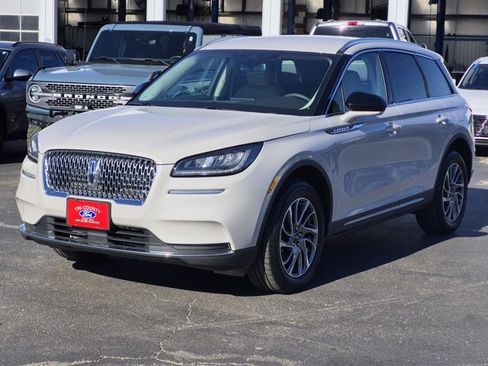 Used 2022 Lincoln Corsair FWD w/ Equipment Group 101A image 4