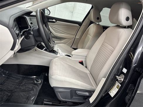 Used 2024 Volkswagen Jetta S image 3