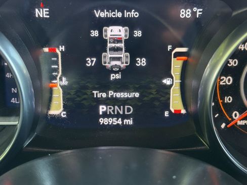 Used 2021 Jeep Wrangler Unlimited Sahara image 32