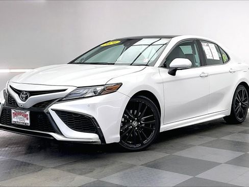 Used 2024 Toyota Camry XSE image 11