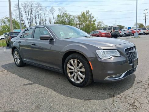 Used 2015 Chrysler 300 Limited w/ Driver Convenience Group AWD/4WD image 3
