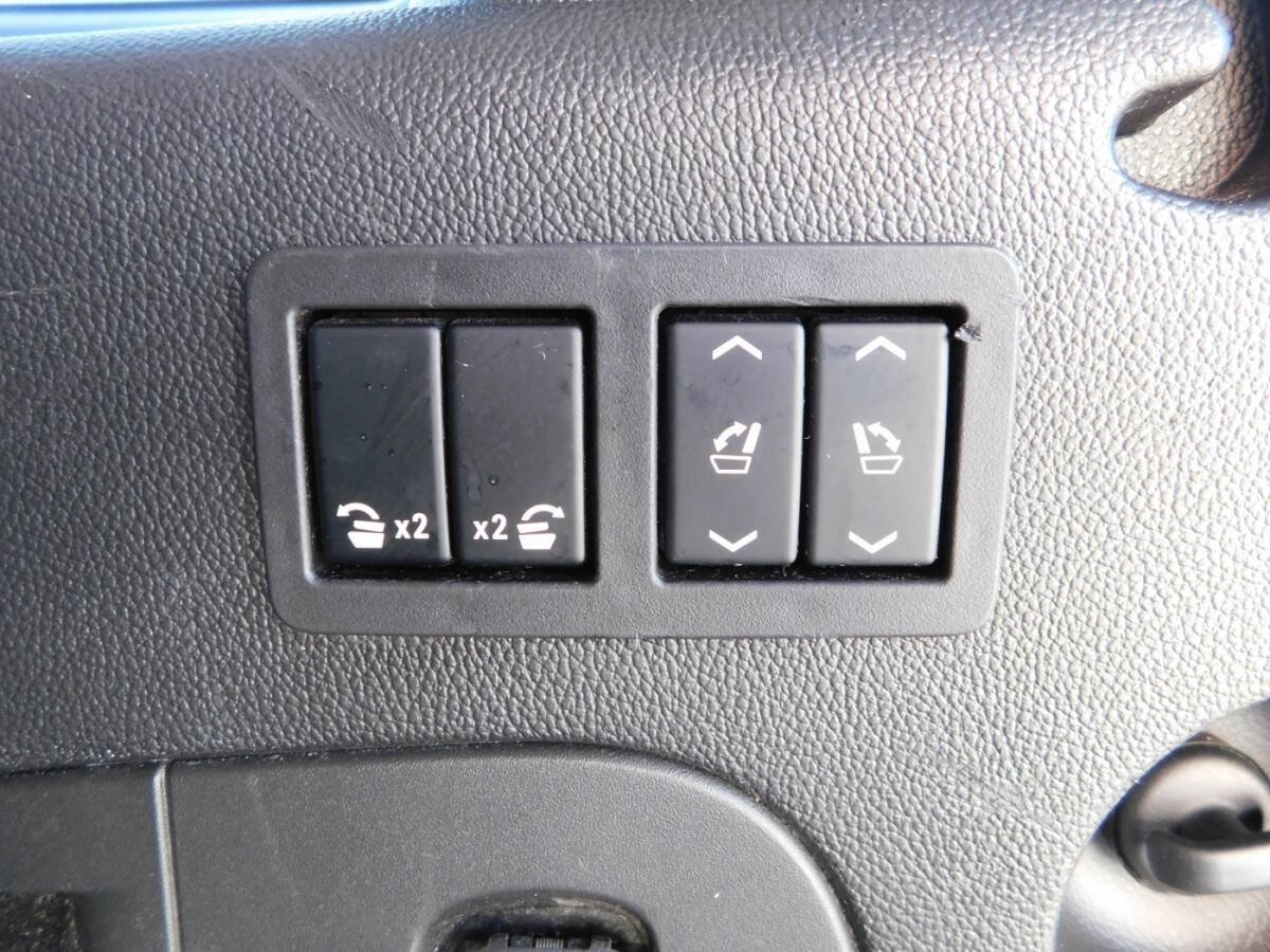Used 2016 Chevrolet Suburban LTZ AWD/4WD image 6