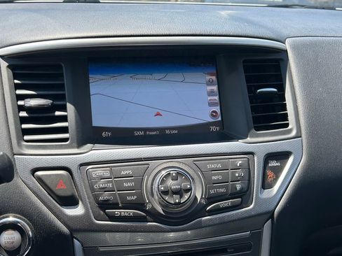 Used 2020 Nissan Pathfinder SL image 21