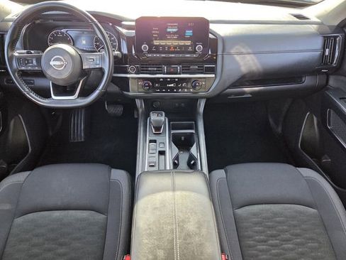 Certified 2024 Nissan Pathfinder SV FWD image 8
