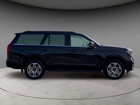 Used 2025 Ford Expedition Active AWD/4WD image 10