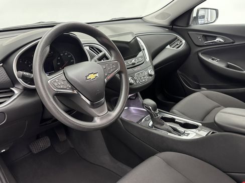 Used 2025 Chevrolet Malibu LT image 8