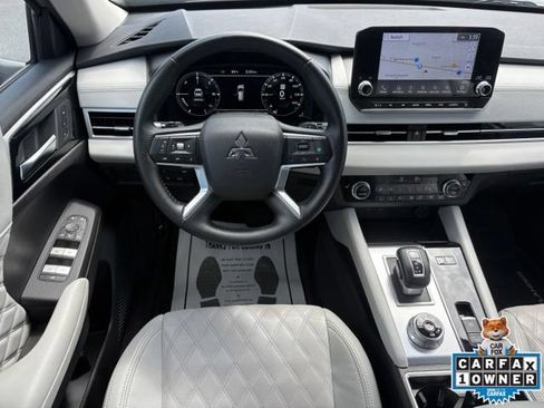 Used 2024 Mitsubishi Outlander SEL AWD/4WD image 12