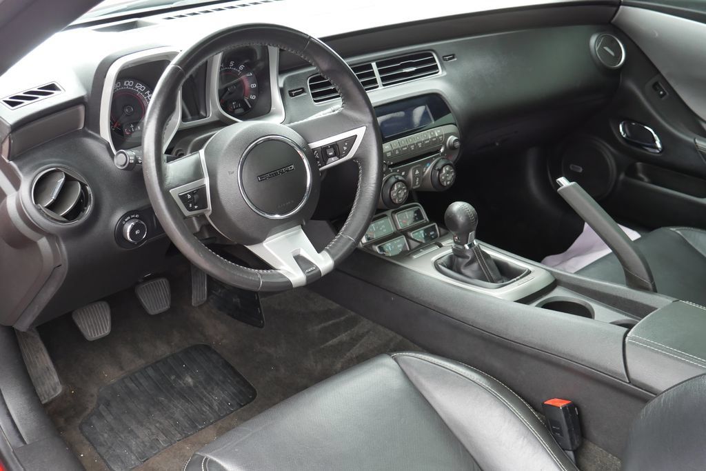 Used 2011 Chevrolet Camaro SS RWD image 26