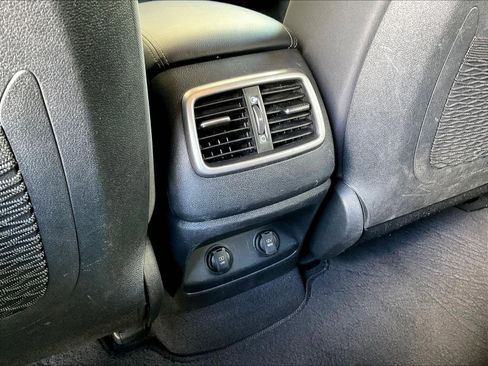 Used 2020 Kia Sorento LX FWD image 10