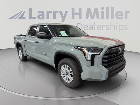 Used 2026 Toyota Tundra SR5 w/ SR5 Convenience Package AWD/4WD image 7