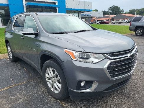 Used 2020 Chevrolet Traverse LT FWD image 4
