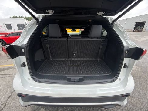 Used 2022 Toyota Highlander XSE AWD/4WD image 46