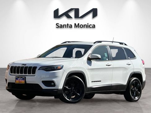 Used 2019 Jeep Cherokee Latitude Plus FWD image 2