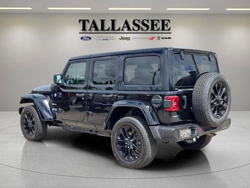 Used 2024 Jeep Wrangler Sahara image 11