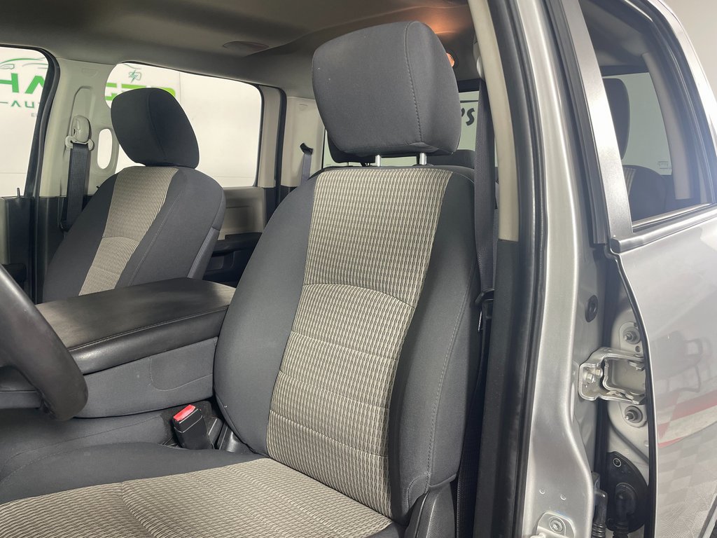 Used 2012 RAM 2500 SLT w/ Technology Group AWD/4WD image 21