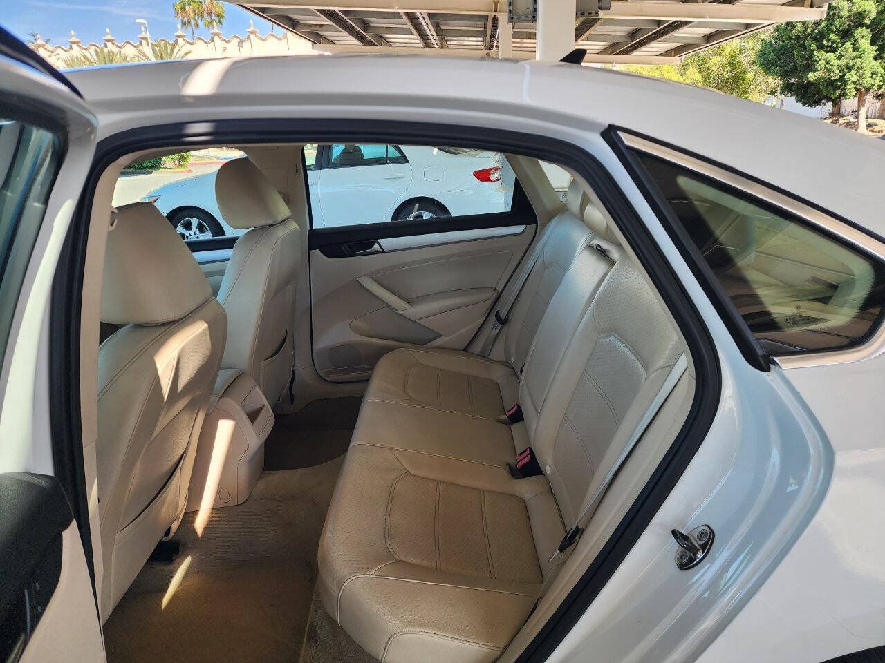 Used 2012 Volkswagen Passat 2.5 SE FWD image 18