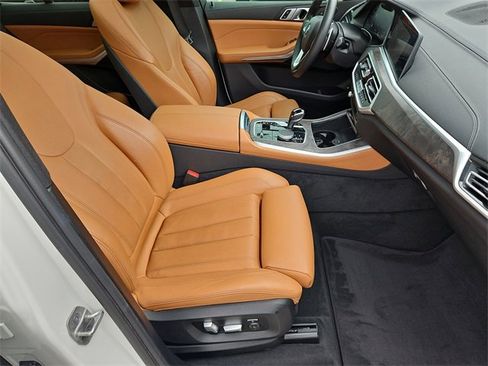 Used 2022 BMW X5 xDrive45e image 17