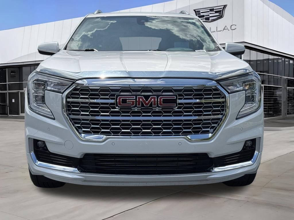 Used 2023 GMC Terrain Denali AWD/4WD image 4
