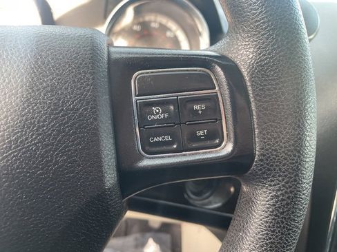 Used 2018 Dodge Grand Caravan SE image 20