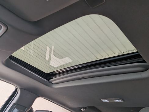 Used 2023 Chevrolet Silverado 2500 LTZ w/ LTZ Convenience Package image 15