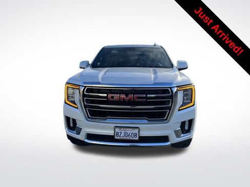 Used 2022 GMC Yukon XL SLT w/ SLT Premium Package image 4